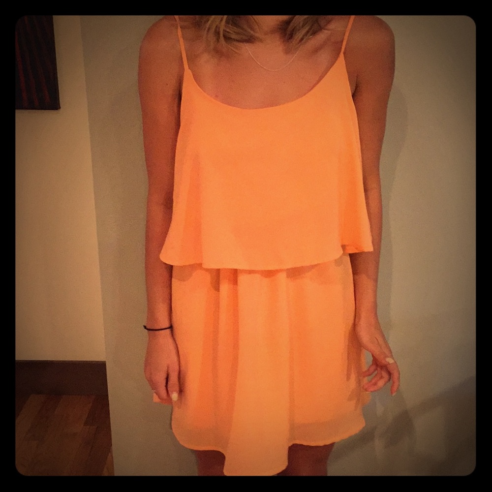Fun peach dress, perfect for summer wedding